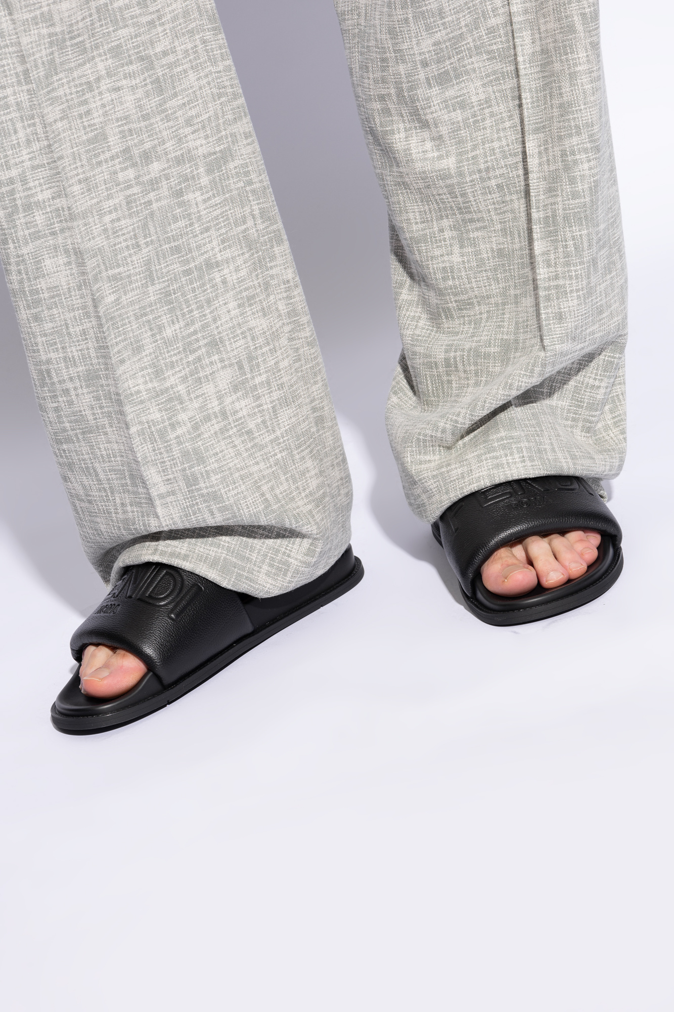 【関税＆送料込み】Fendi Roma Wide Band Leather Slides Shoe Fendi Roma Leather Slides Leather Brown | Fendi